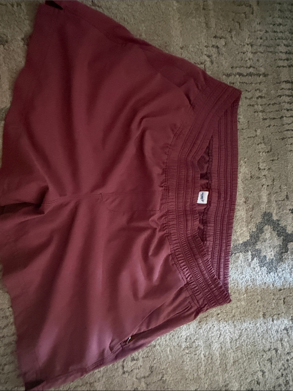 Old Navy Athletic Shorts in Burgundy